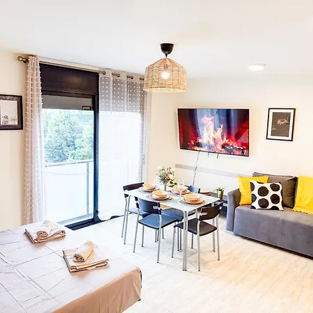 Apartment Studio Apartments *
