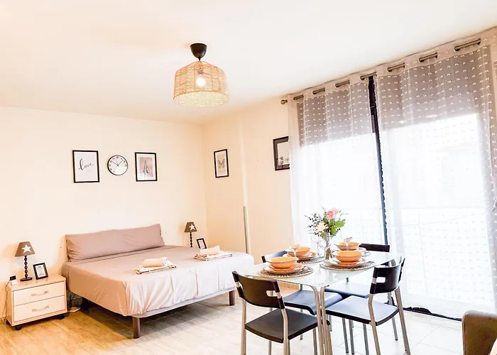 아파트 Studio Apartments *