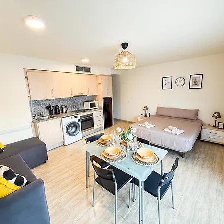 Apartment Studio Apartments *